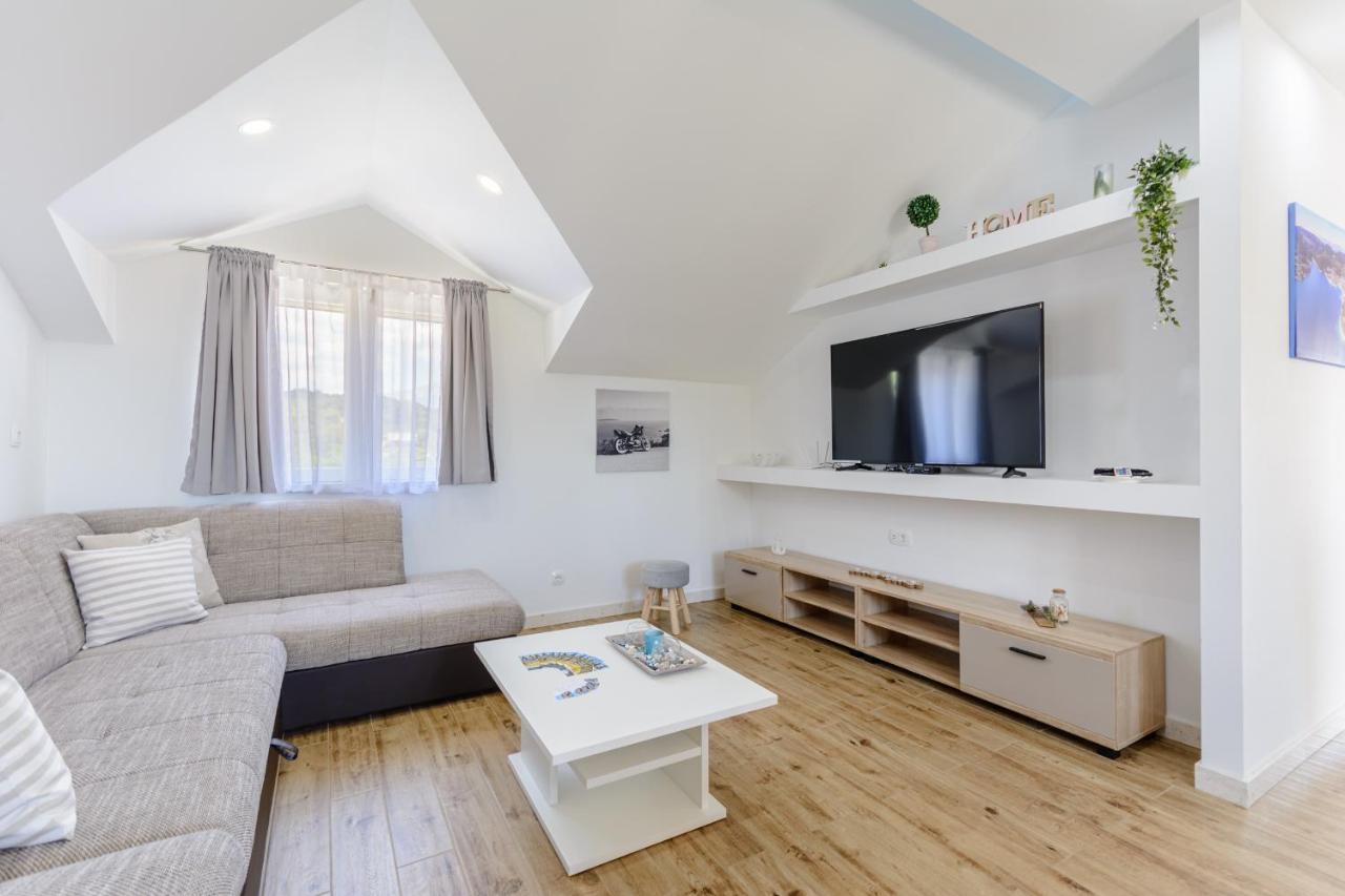 Apartment Darka 1 Sumartin Exterior photo